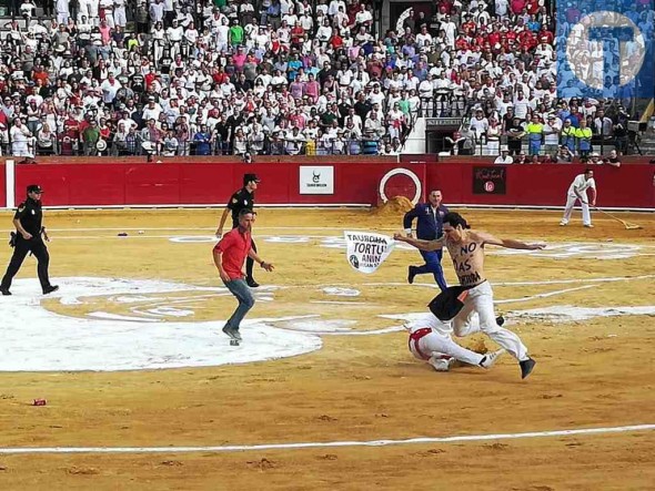 El activista antitaurino Peter Janssen se va de Teruel con antecedentes penales