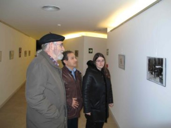Una exposición muestra los negocios de Teruel de la etapa modernista en los Aljibes Medievales