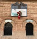 Un ramo de flores recuerda el quinto aniversario de la muerte del torero Víctor Barrio en la plaza de toros de Teruel