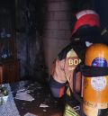 Los bomberos de la Diputación extinguen un incendio en una vivienda de Calamocha
