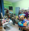 El mercadillo solidario de San Julián ofrece artículos a 1 y 3 euros para ayudar a familias vulnerables