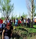 Alrededor de 60 personas participan en una ruta guiada para conocer la fauna y flora de la Laguna del Cañizar