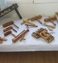 La Escuela de Música de Andorra expone la obra en madera de Agustín Martín