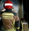 Un incendio calcina la cocina de un bar en Alcañiz y el humo afecta a las instalaciones de un centro comercial adjunto