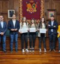 El Ayuntamiento de Teruel entrega tres becas de 1.000 euros a alumnas del Máster de Desarrollo Empresarial