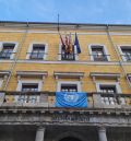 El Ayuntamiento de Teruel se suma a la conmemoración del Día de las Naciones Unidas con una bandera azul en su balcón