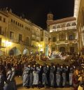 El Nazareno procesiona por la parte baja de Alcañiz después de tres años sin salir a las calles