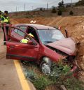 Los bomberos de la DPT excarcelan a un herido en accidente de tráfico cerca de Villastar