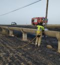 Los bomberos de Calamocha sofocan un incendio en la cuneta de la N-234