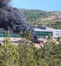 Los bomberos de la Diputación dan por extinguido el incendio en los terrenos exteriores del nuevo hospital de Teruel