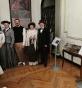 El Casino de Teruel acoge una exposición de Marcos Malo que reinterpeta los retratos de la época modernista