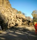 Cortada la carretera entre Ariño y Albalate debido a la voladura de un talud rocoso