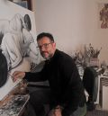 De la pintura al óleo en blanco y negro al ajedrez; viaje por el arte más personal de Joaquín Macipe