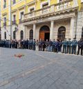 Minuto de silencio en Teruel en memoria de los dos guardias civiles asesinados en Barbate (Cádiz)