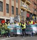 Medio millar de personas recorren Teruel en contra de “la soga verde” con la que Europa “ahorca” al campo