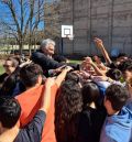 Fernando Romay se reúne con más de 500 escolares en Monreal del Campo para promocionar el baloncesto en el ámbito rural