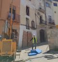 Comienza el derribo de dos casas de la calle Trinidad de Alcañiz afectadas por un reventón