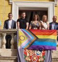 El Ayuntamiento de Teruel se suma al Día Internacional del Orgullo con la colocación de la bandera  LGTBI+ en el balcón principal de su fachada y la lectura de un manifiesto