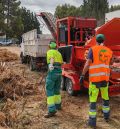El Ayuntamiento de Alcañiz adquiere una nueva biotrituradora remolcable para convertir material de poda en serrín