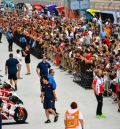 La afición aprieta en las puertas abiertas del Pit Lane de Motorland