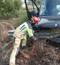 Los bomberos de la DPT intervienen en un accidente de tráfico en la N-232