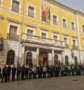 Minuto de silencio ante el Ayuntamiento de Teruel por las víctimas de la dana