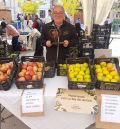 Enrique Marín se lleva un premio en la Feria de la Manzana de Torrebaja