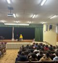 240 alumnos del IES Bajo Aragón participan en un teatro-foro sobre relaciones afectivas