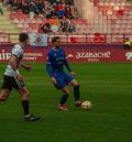 El CD Teruel arranca un punto y roza la victoria en un eléctrico partido en Las Gaunas (0-0)