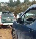 La Guardia Civil rescata ilesos a un padre y su hija de 6 años atascados en una pista forestal de Fortanete