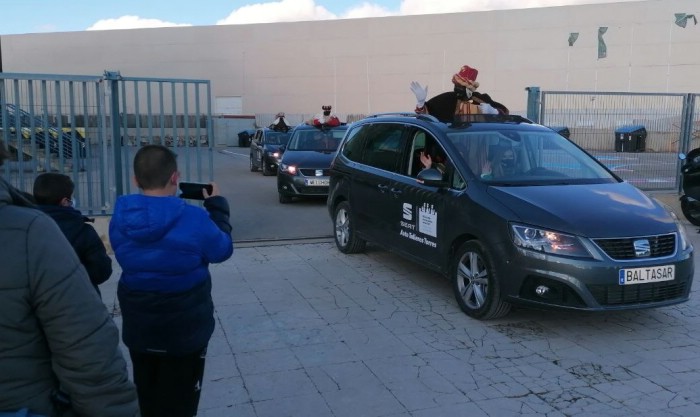 Los reyes inician su recorrido en Teruel capital