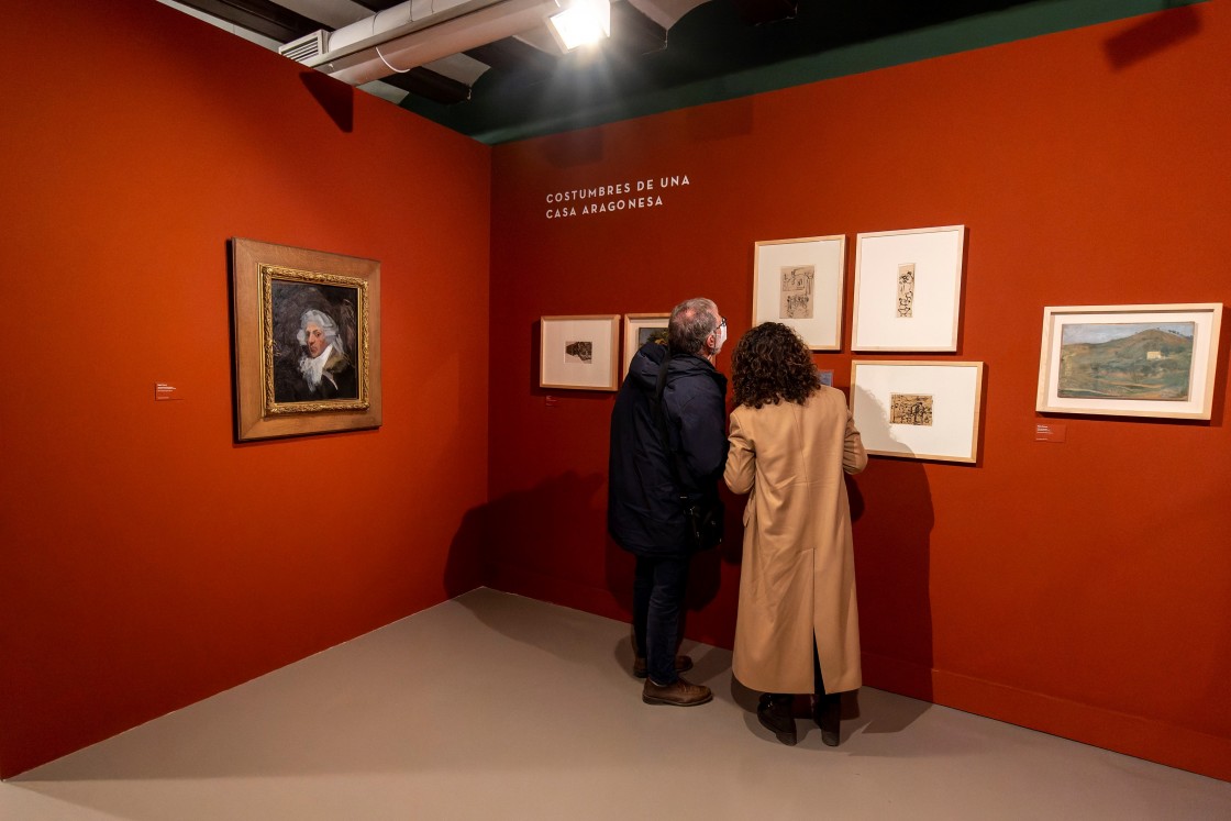 Varias personas participan en la exposición 'Picasso y Aragón. Goya, Gargallo, Buñuel' en el Museo Provincial de Teruel
