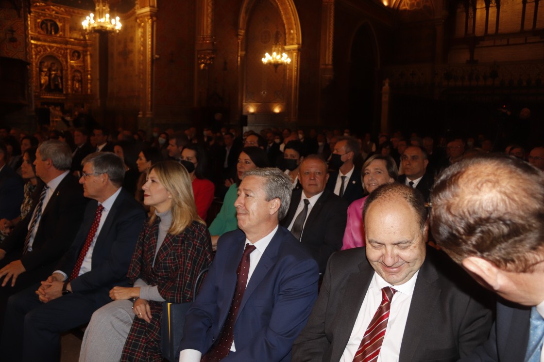 Algunos de los asistentes al acto que ha tenido lugar en la Iglesia de San Pedro