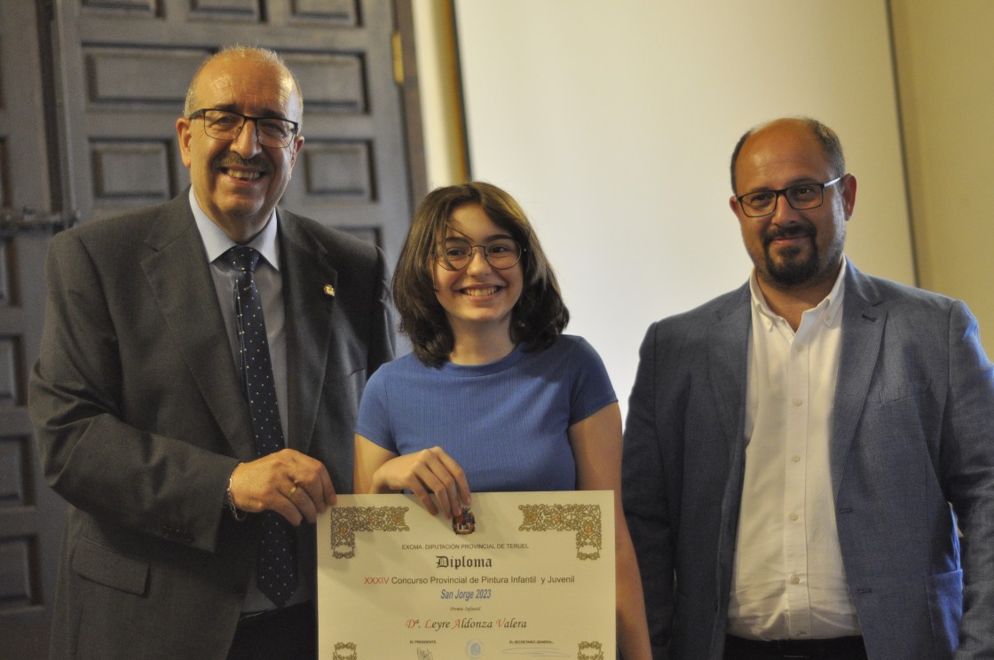 Leyre Aldonza, ganadora infantil del concurso de pintura