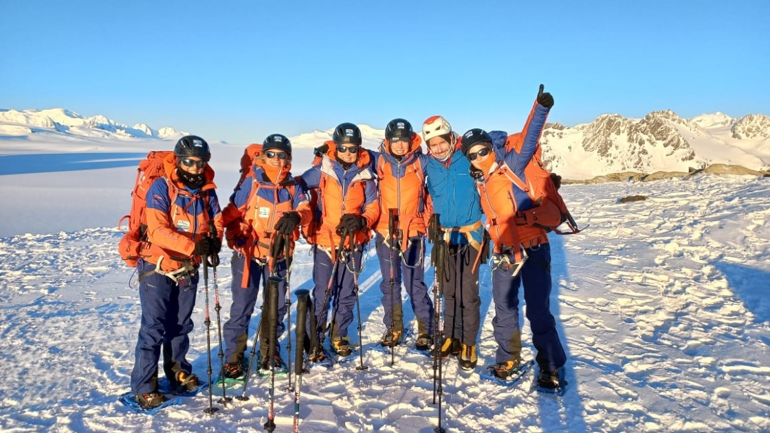 Las cinco mujeres que han participado en este desafío en la montaña