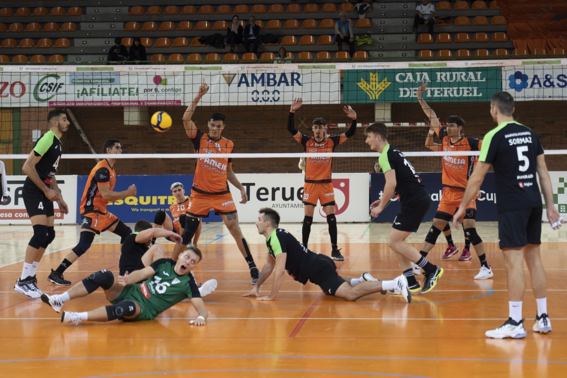 572_voleibol81.jpg