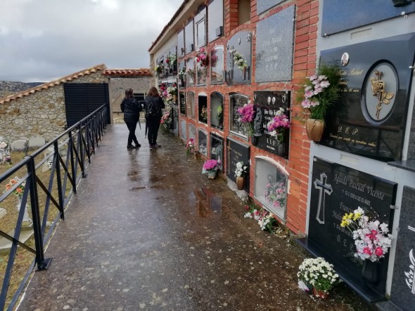 Cementerio de Ejulve, donde la lluvia hizo acto de presencia