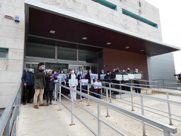 Lectura de manifiesto en el centro de salud Teruel Ensanche