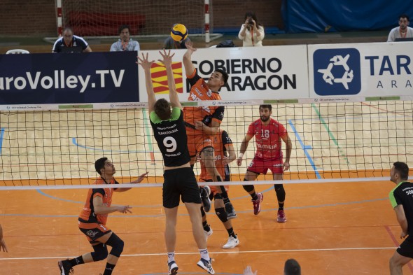 572_voleibol100.jpg