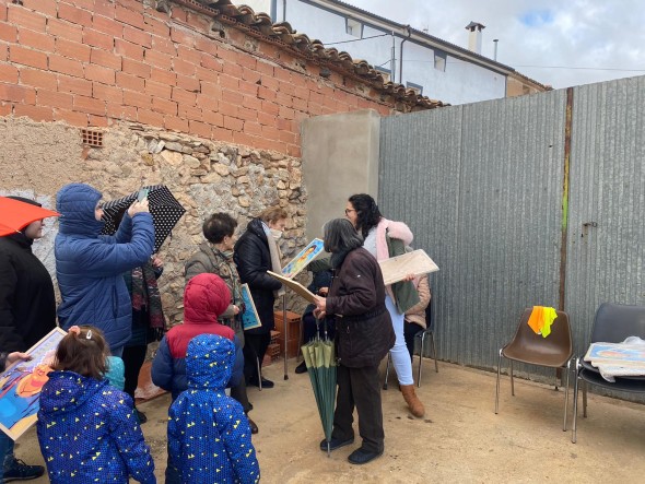 La presentación del mural fue toda una fiesta en Monforte de Moyuela