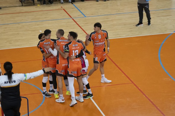 Los jugadores del Pamesa Voleibol también se colocaron el brazalete verde