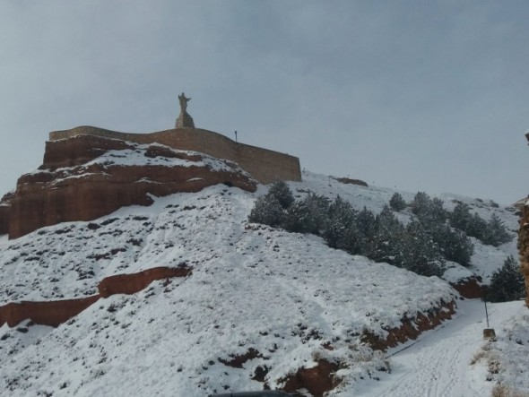 Alfambra también quedó cubierto por un manto blanco. Carlos Abril